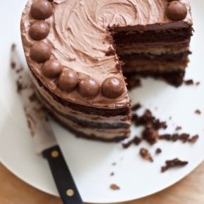 German chocolate jimbo cake